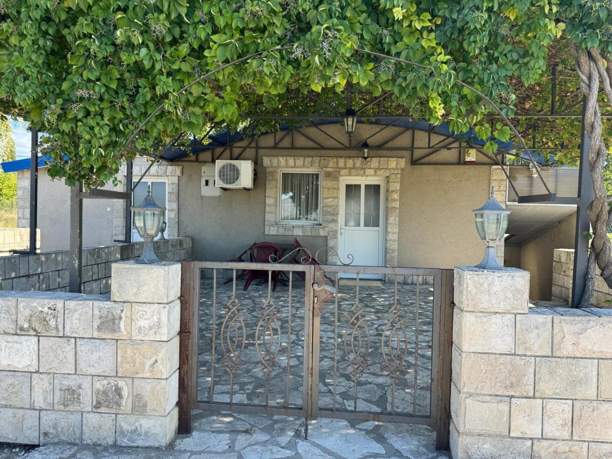 Apartments Airport Golubovci Podgorica Eksteriør bilde